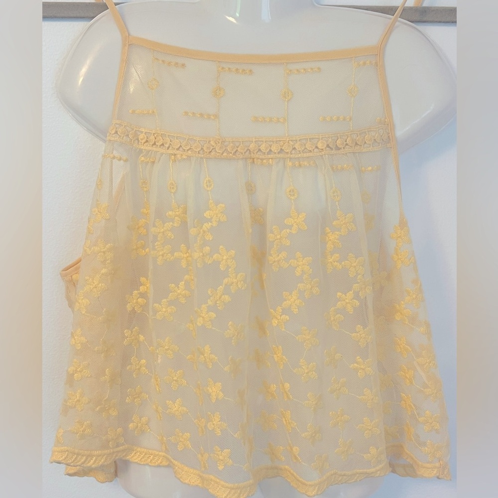 Yellow Lace Women’s Top Mid/crop
